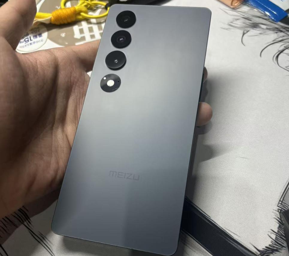 魅族 20 INFINITY 还真的是满满的三星既视感，可惜以后是没有了，不知道