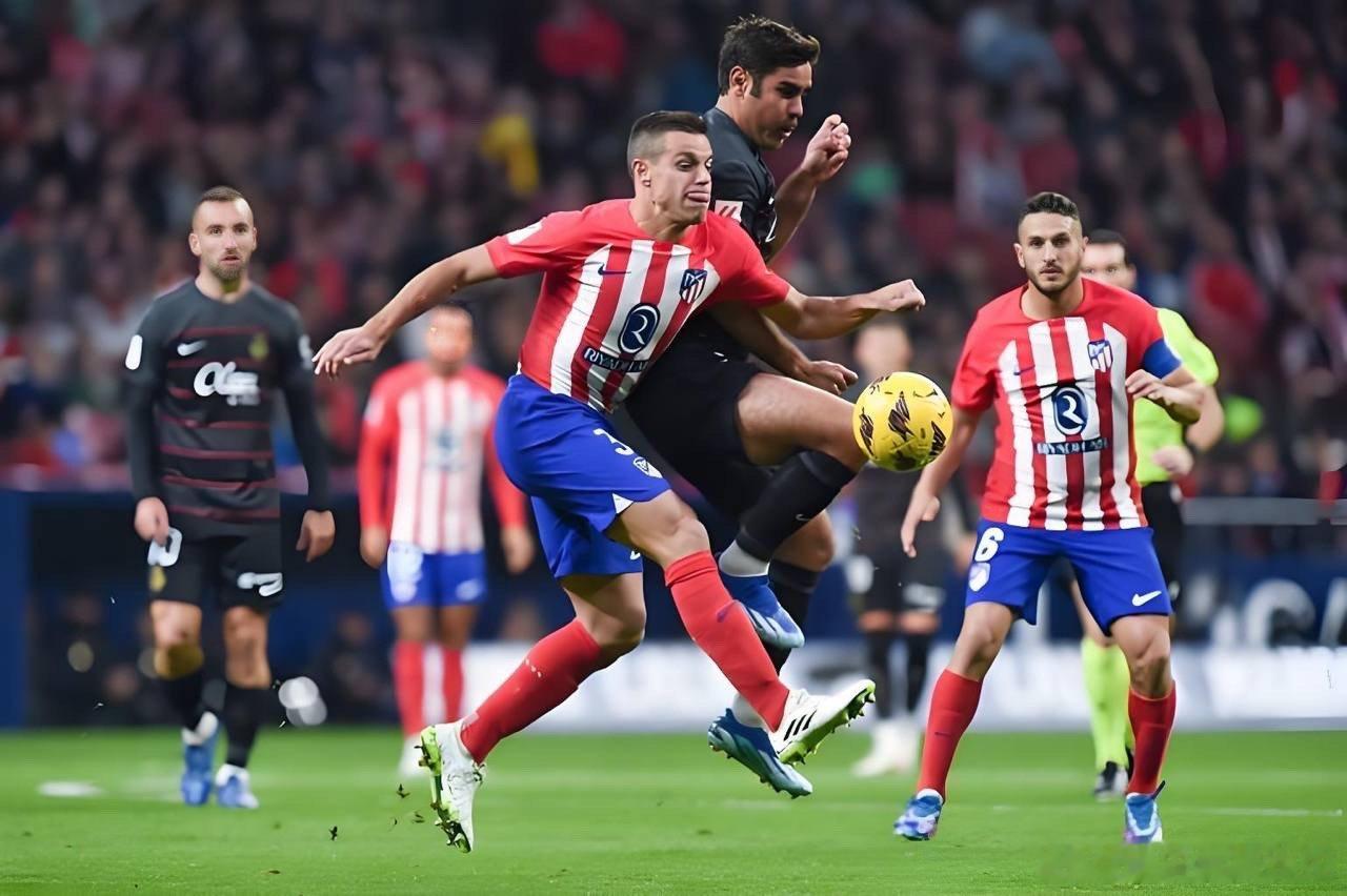 欧冠半决赛首发出炉！格列兹曼和小西蒙尼领衔马竞，萨卡替补待命。马竞vs阿森纳首发