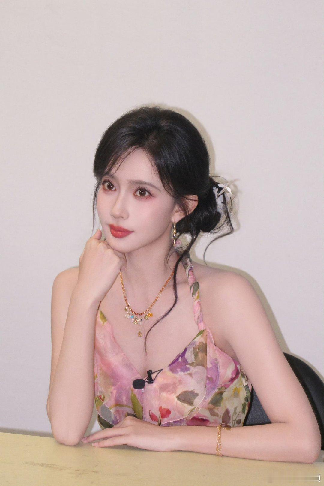 孟子义爆改美食鉴赏家孟子义吃出了鸡的味道 看孟子义沉浸式当美食鉴赏家，一番奇妙点
