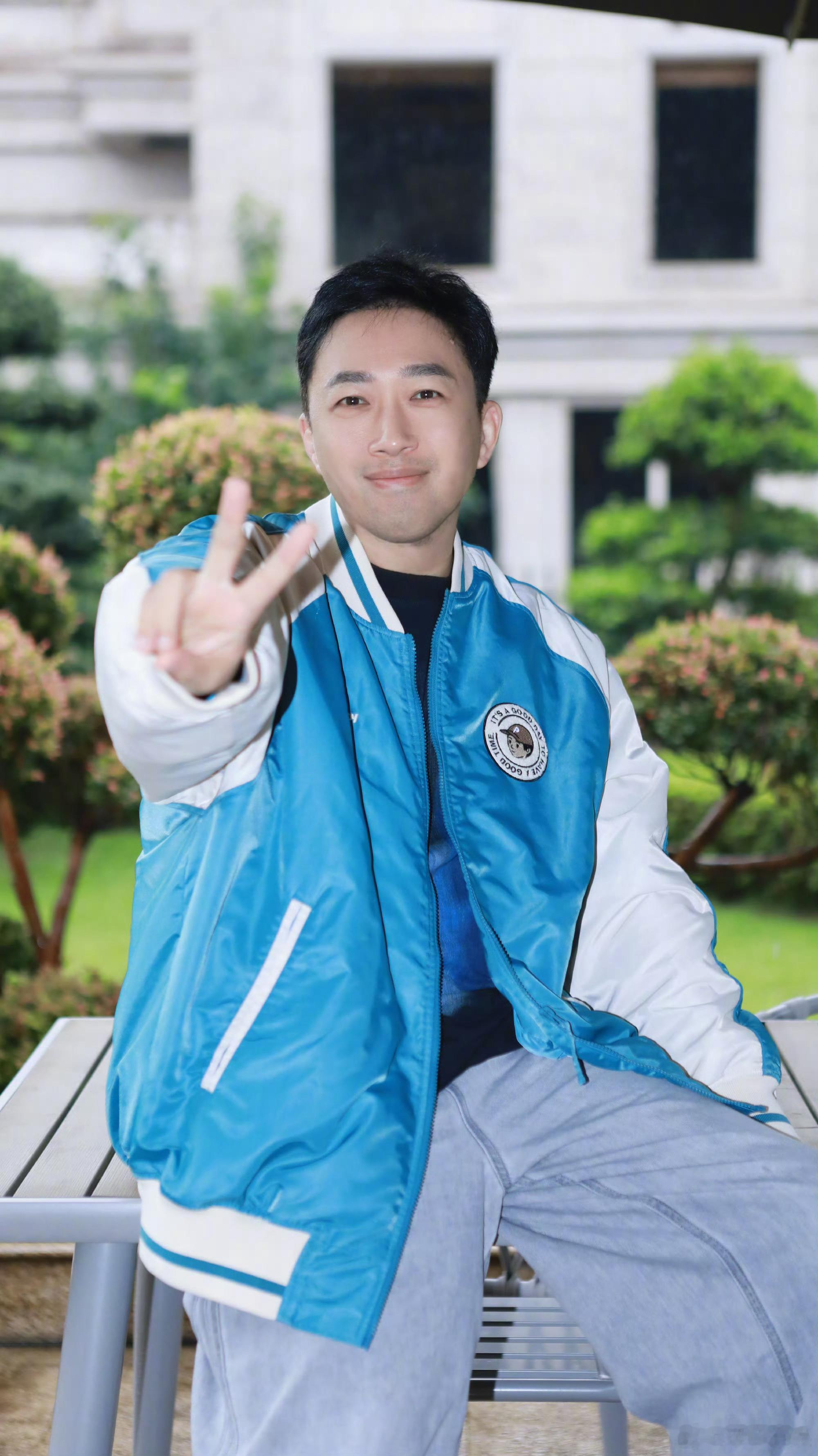 于正明天发金吾不禁开机物料于正金吾不禁组服ootd于正金吾不禁组服ootd，好，