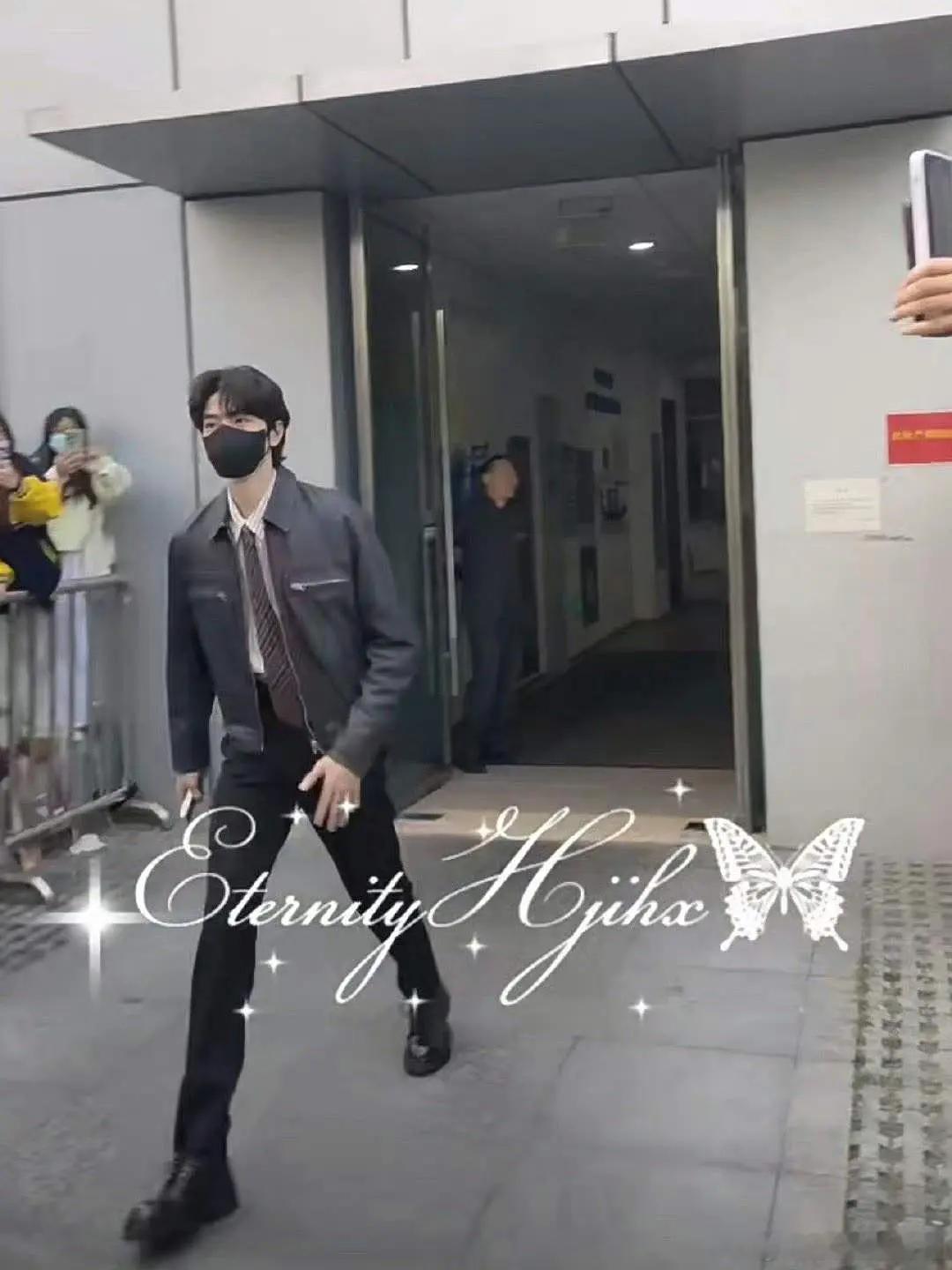 林一 丞磊今日hi6酒店上班 