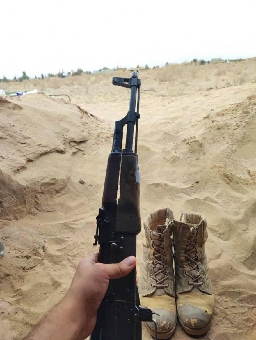 【伊朗士兵队就用这些对付美军两栖部队登岛？】伊朗士兵在哈尔格岛的地下战壕中发布照