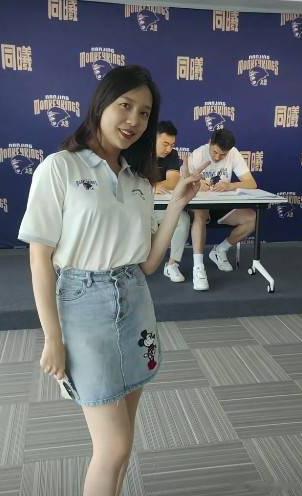 随着同曦集团发布声明指出所谓的“同曦老板娘”杨晨歆并未在同曦篮球俱乐部任职且无权