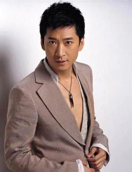 能把宋朝第一聪明人演好的周杰，能不睿智吗？当年《少年包青天》大火，老板想趁热打铁