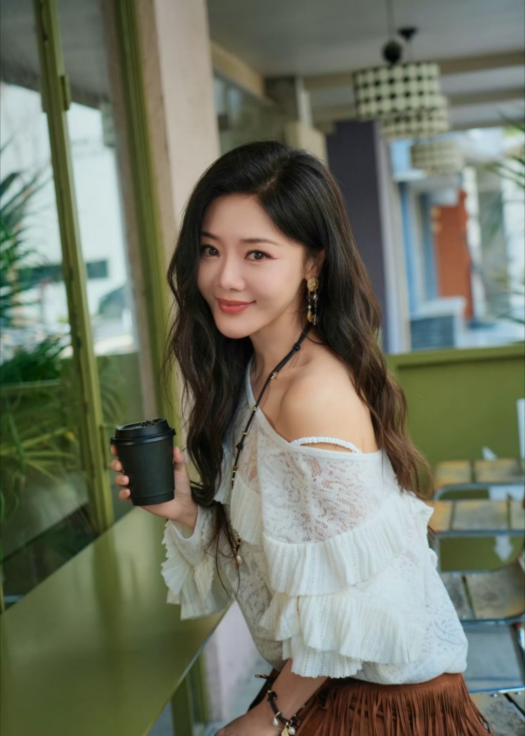 找到邓家佳不来浪姐的原因了国民级小姨妈～该说不说，邓家佳确实很漂亮！网上一些人说