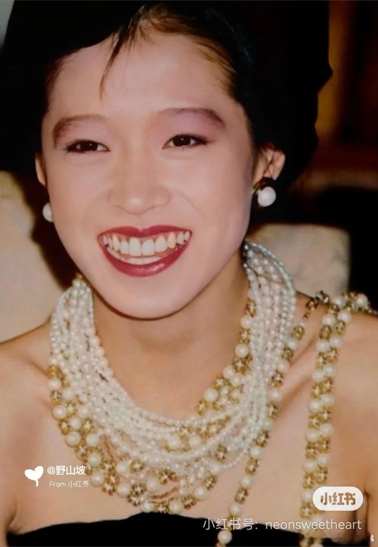 笑死，一扯到鬼子就破防了？鬼子踩我们的时候怎么不去对鬼子说种族主义啊？天天冲着欧