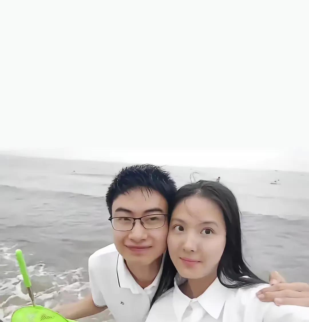 庞众望这事儿确实戳中不少人。之前总有人说感动中国的名单里，熟面孔太多，好像离普通