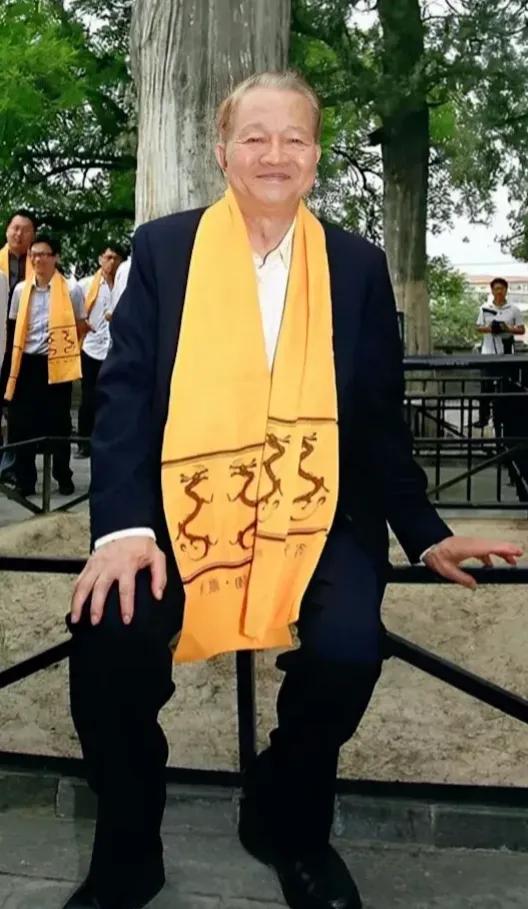 曾仕强曾言：“观察四周，易怒之人难有情绪之稳定。情绪之差，身体必受其累，心情随之