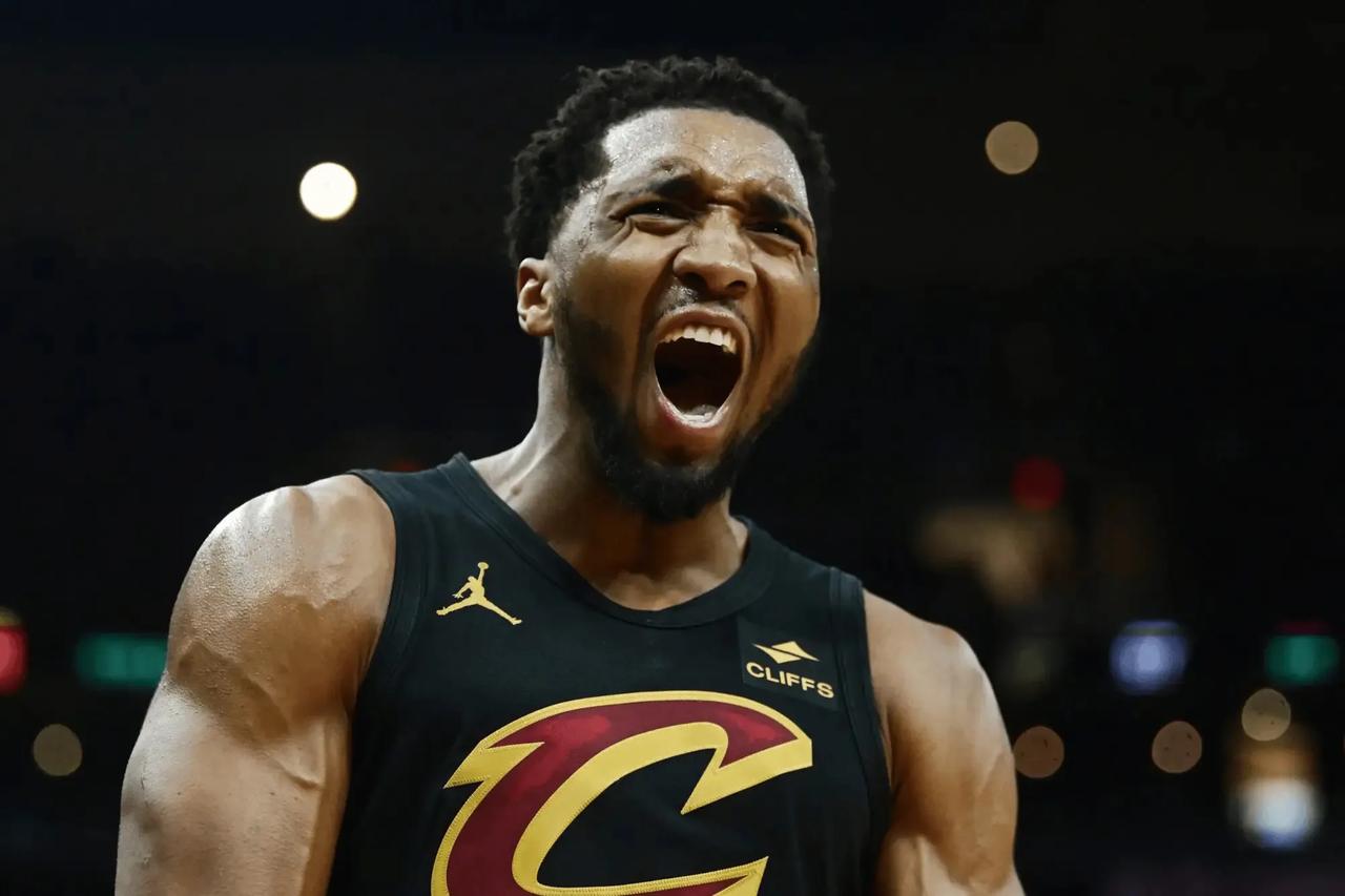 继2011赛季之后莱利又想重组三巨头？🇺🇸美媒：“NBA内部人士认为热火在米