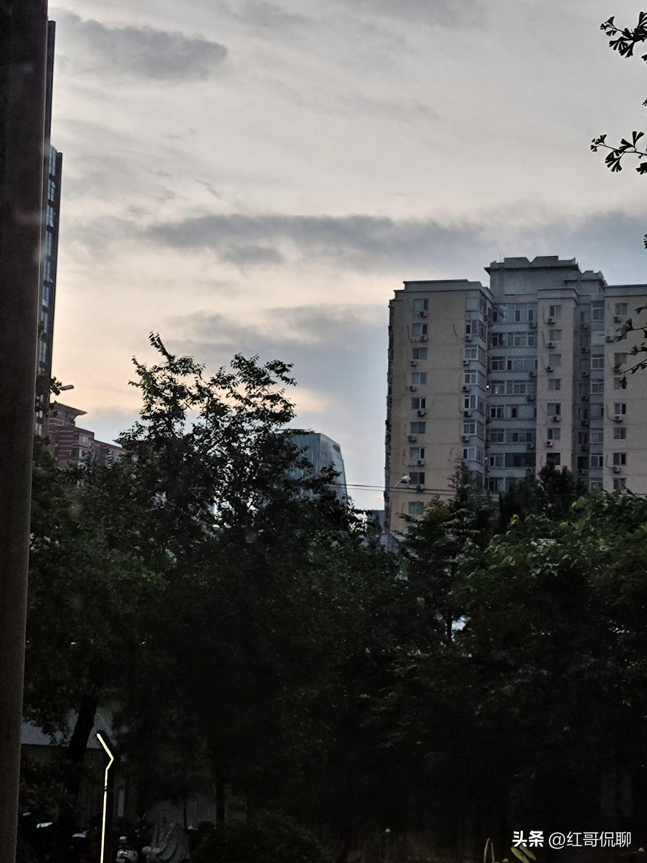 北京晨光，水墨已成静待丹青！