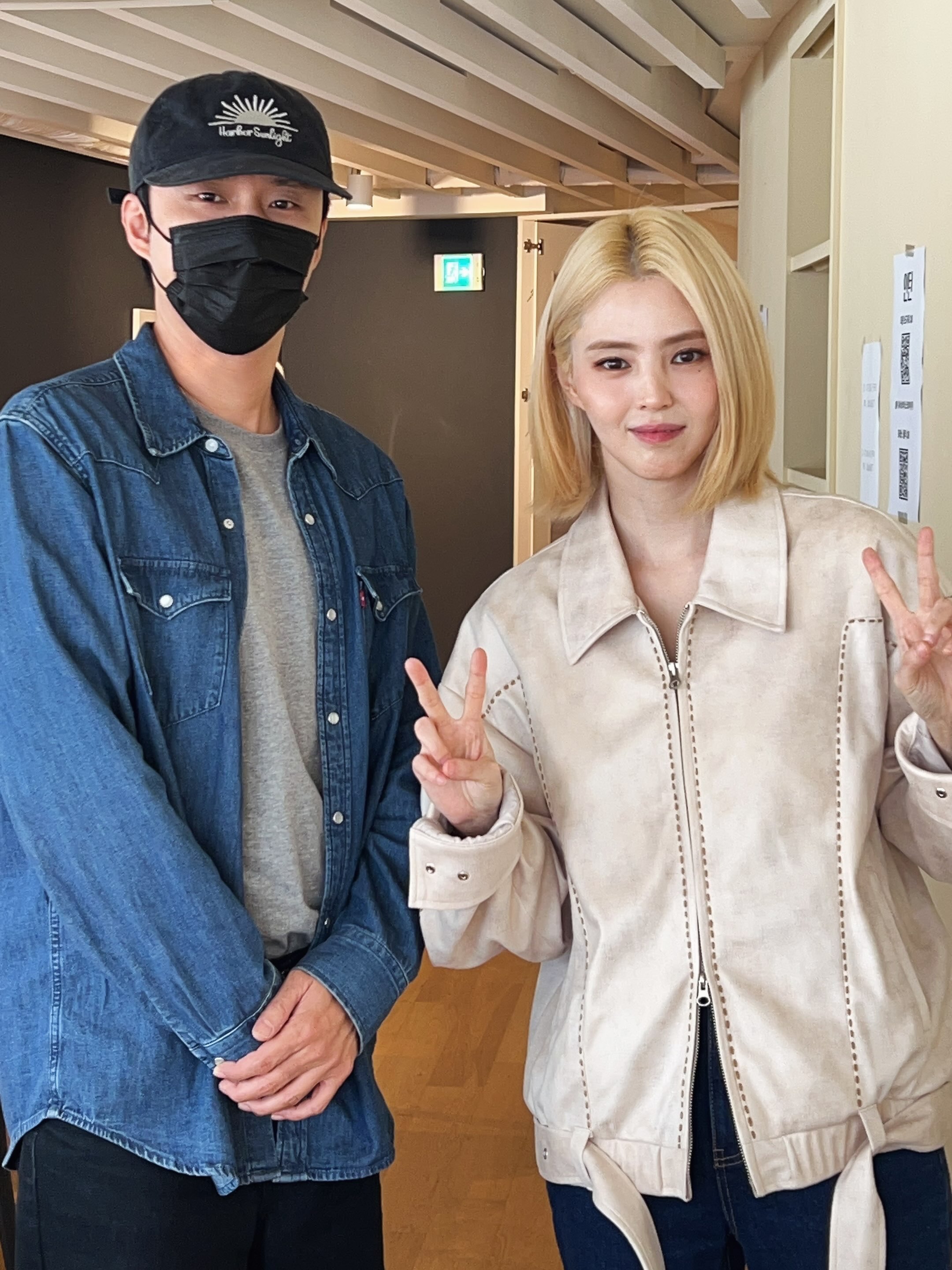 韩素希[超话] 🍎韩素希电影实习生 260908 press_gm INS更新