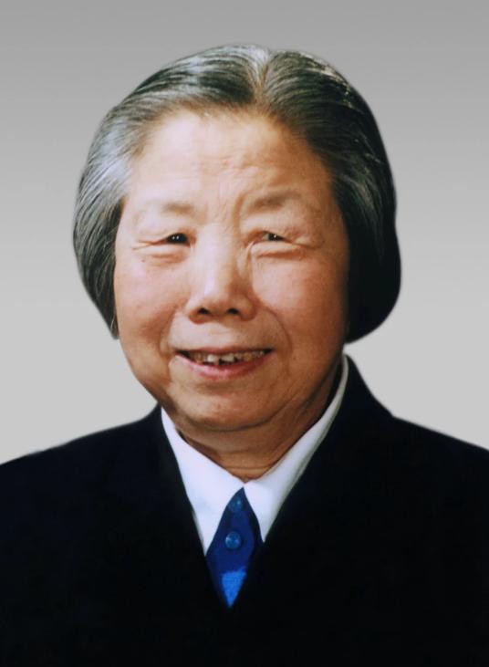 1992年7月，邓颖超因病离世，谁知，邓颖超去世前一日说出的是“李鹏”二字，这背