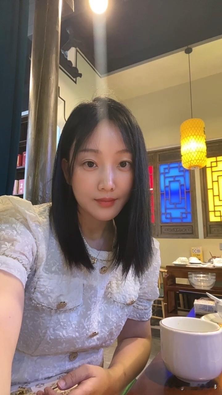 这个月收益够了 
大A几乎都清
只留底仓
等大跌再分批进
继续定投娜娜
当作养老