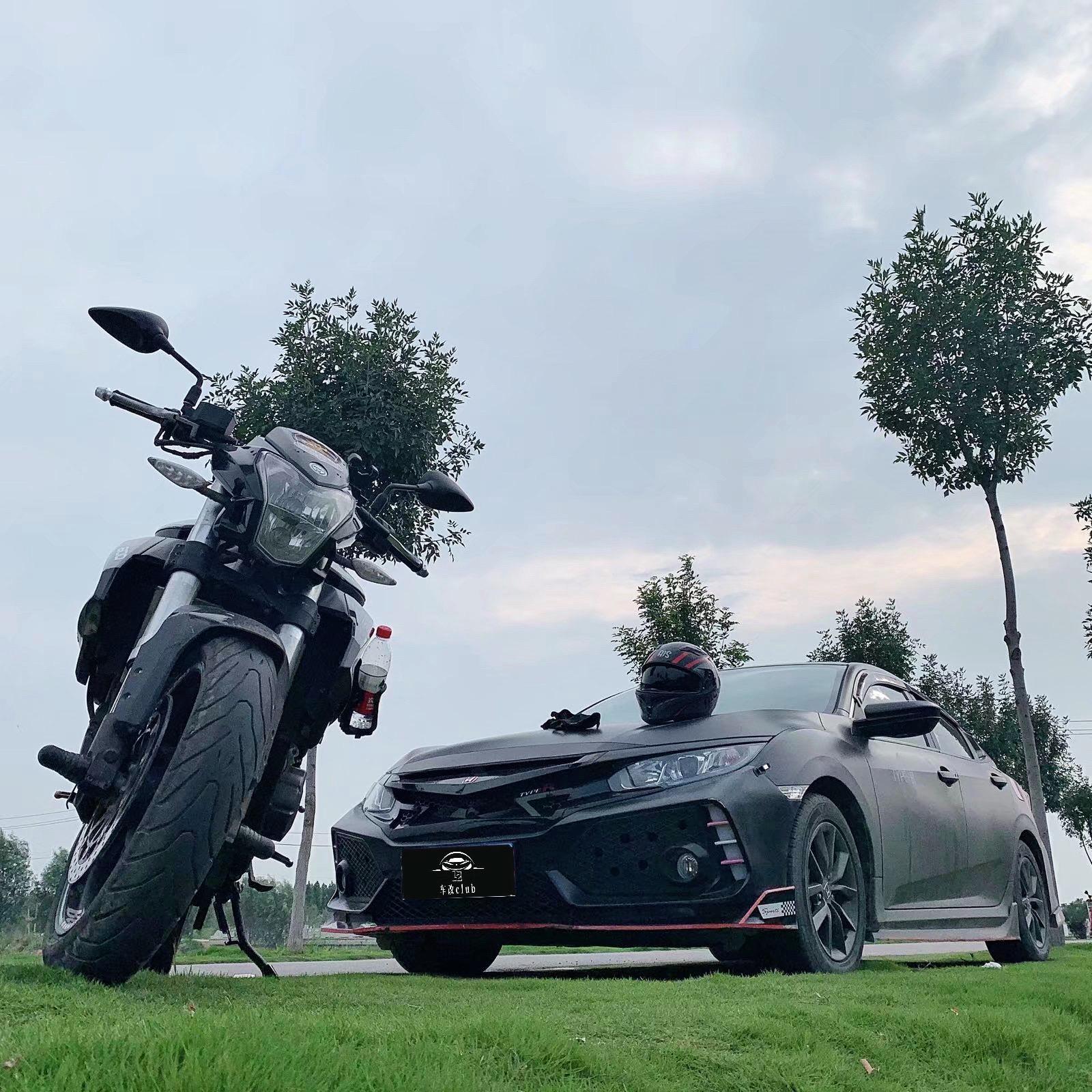 相册里的照片。