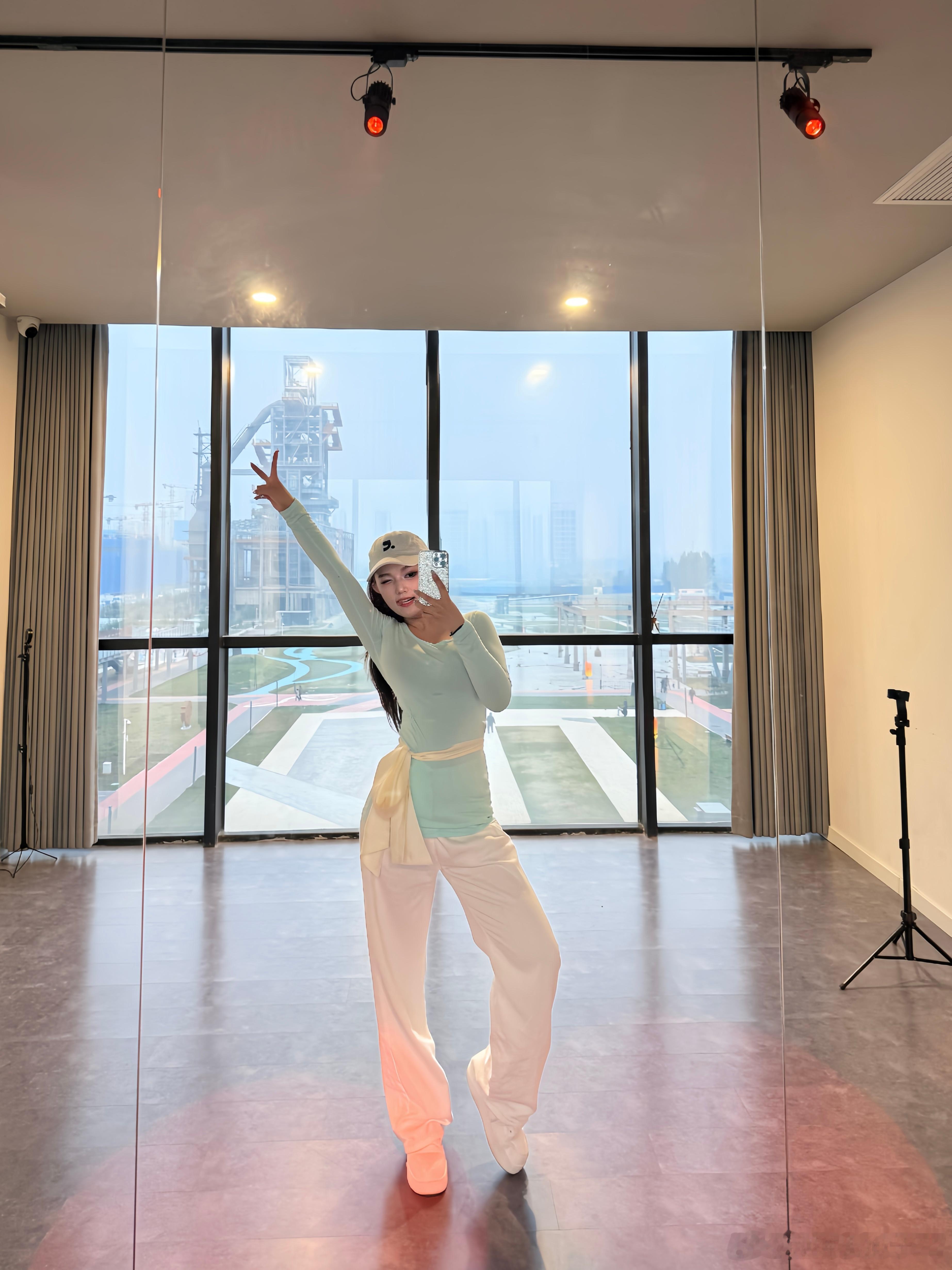 练舞day~  ​​​