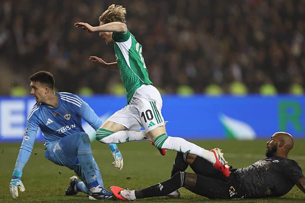 【杀疯了！戈登单赛季欧冠10球】今天凌晨，欧冠淘汰赛附加赛首回合，纽卡斯尔联客场