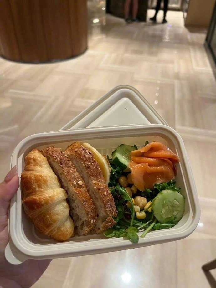 “不管你有多么真诚，遇到怀疑你的人，你就是谎言。不管你有多么单纯，遇到复杂的人，