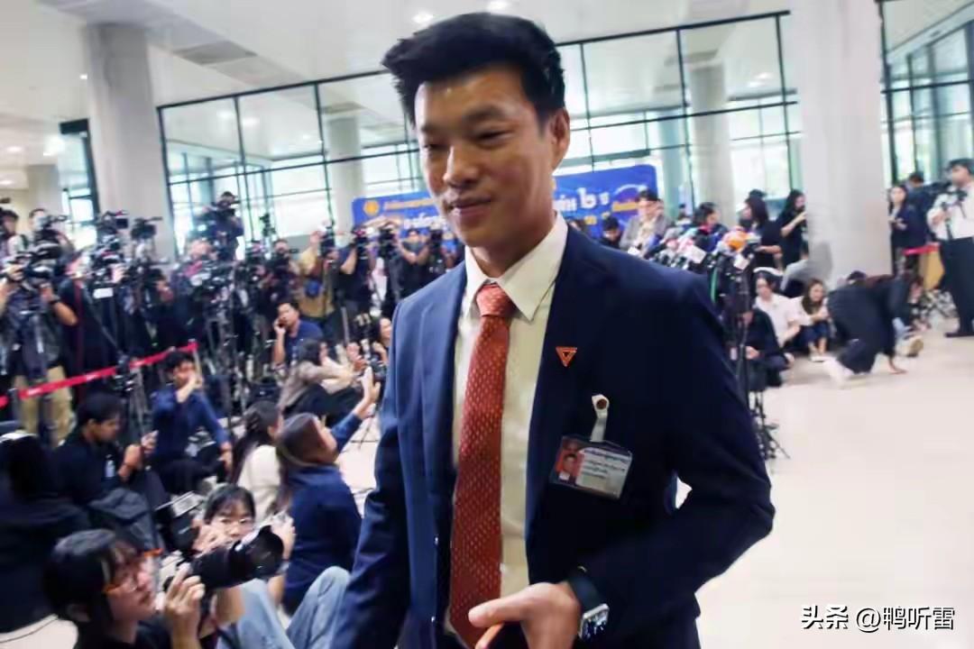 大麻廷当上总理成为定局，纳塔蓬只能不停地向支持他的泰国民众说“so sorry”