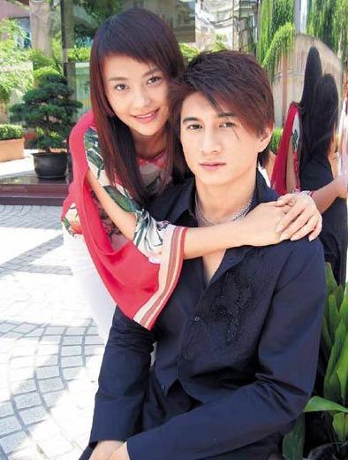 吴奇隆与马雅舒正式宣布离婚，面对媒体的追问，吴奇隆无奈表示，我们结婚三年，但每年