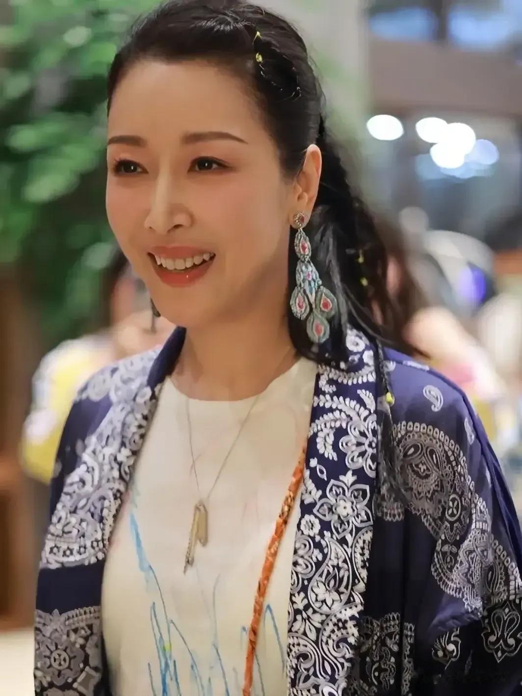 真是不敢相信，这是1972年出生今年已经50岁的孙悦，这个颜值、这个气质以及这个
