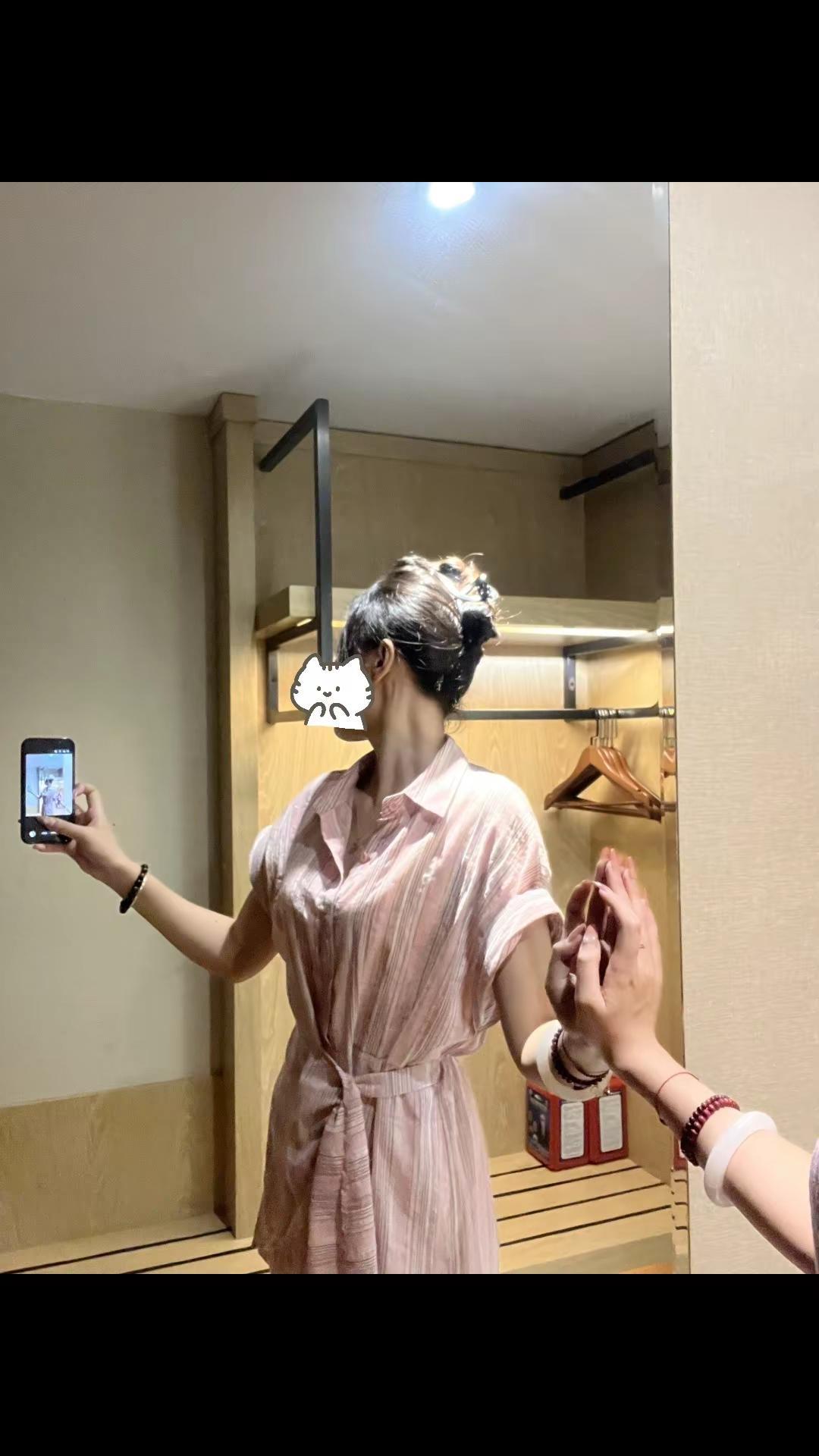 直到我坚信的东西突然一夜之间被推翻 我开始琢磨那些过往片段 到底掺杂着多少我不知