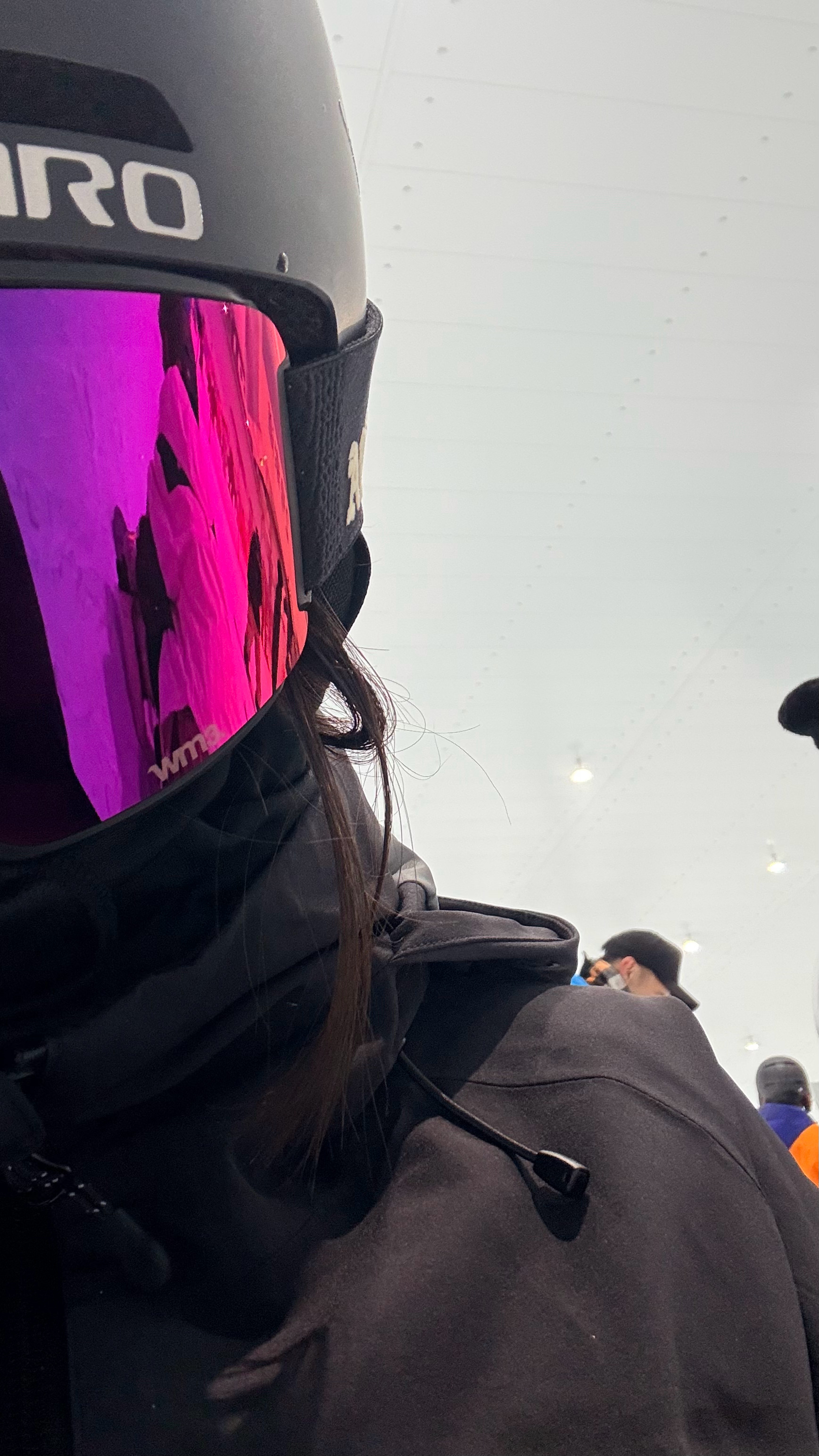 自己滑雪沉寂式是真爽啊。（进到新雪场第一件事是在找哪里能🚬。。。。。[允悲][