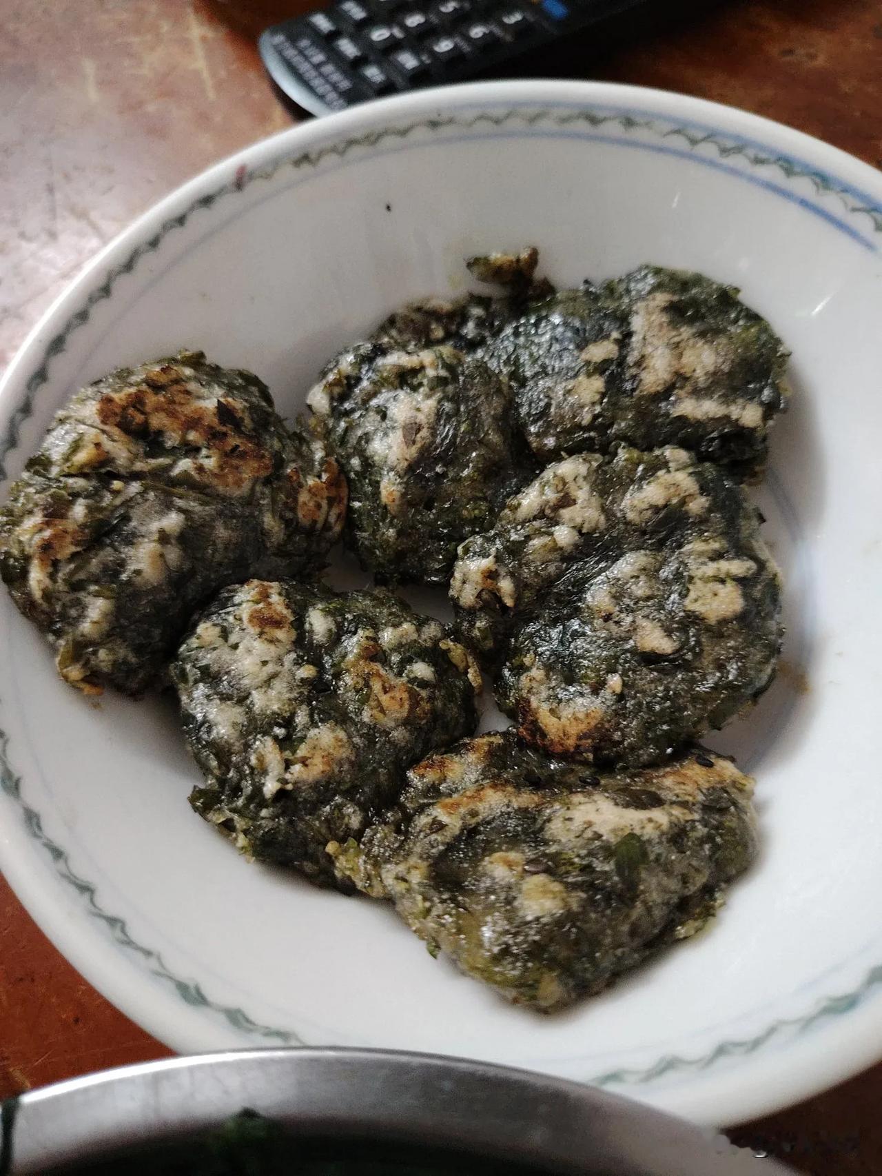 

老家地里面长的不起眼野草，以前小时候经常听老一辈的人说，摘回家煮来吃了对身体