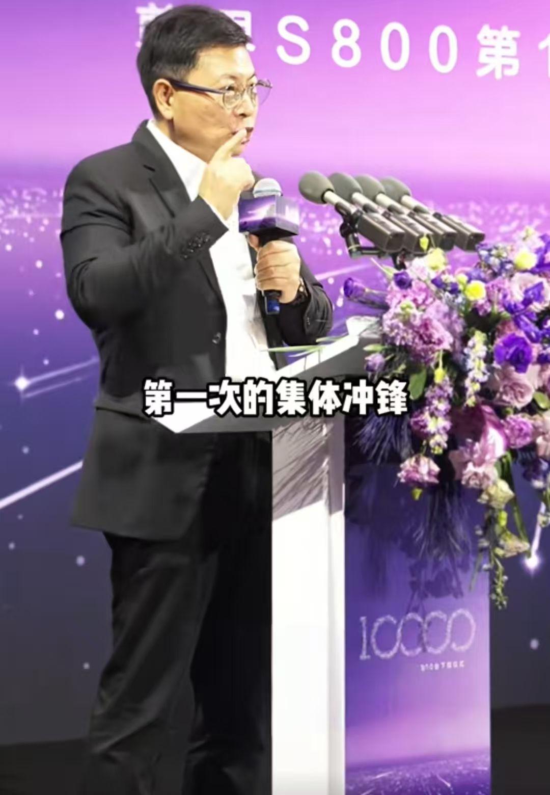 一个粉丝不到两千的小众博主“创意设计站”说，他至今和余承东互关长达5540天。凭