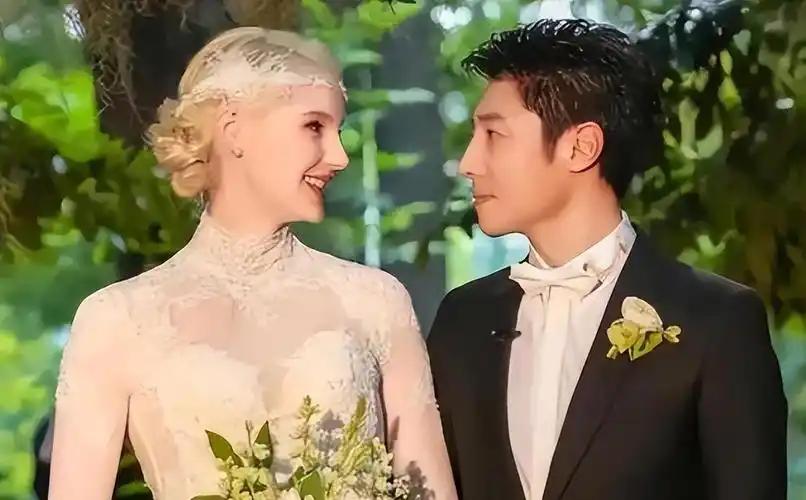 八年前，亿万豪门千金李白执意要嫁给撒贝宁，而与父亲决裂，八年后，李白终于明白，自