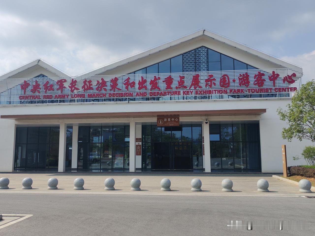 瑞金免费露营地
1、可以免费停车，停车场平整、大
2、有卫生间，24小时开放，提