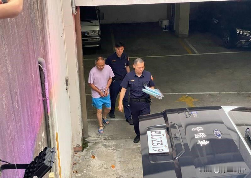 我们还有一个人在台湾人手里！
6月9日，大陆籍的阮芳勇独自驾驶小船到了台北淡水河