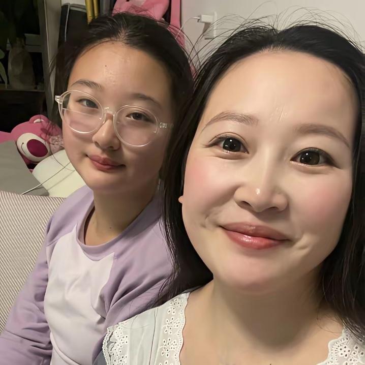 “我老了没关系，但我的女儿风华正茂！”最近，一位妈妈掷地有声的这句话，像一颗石子