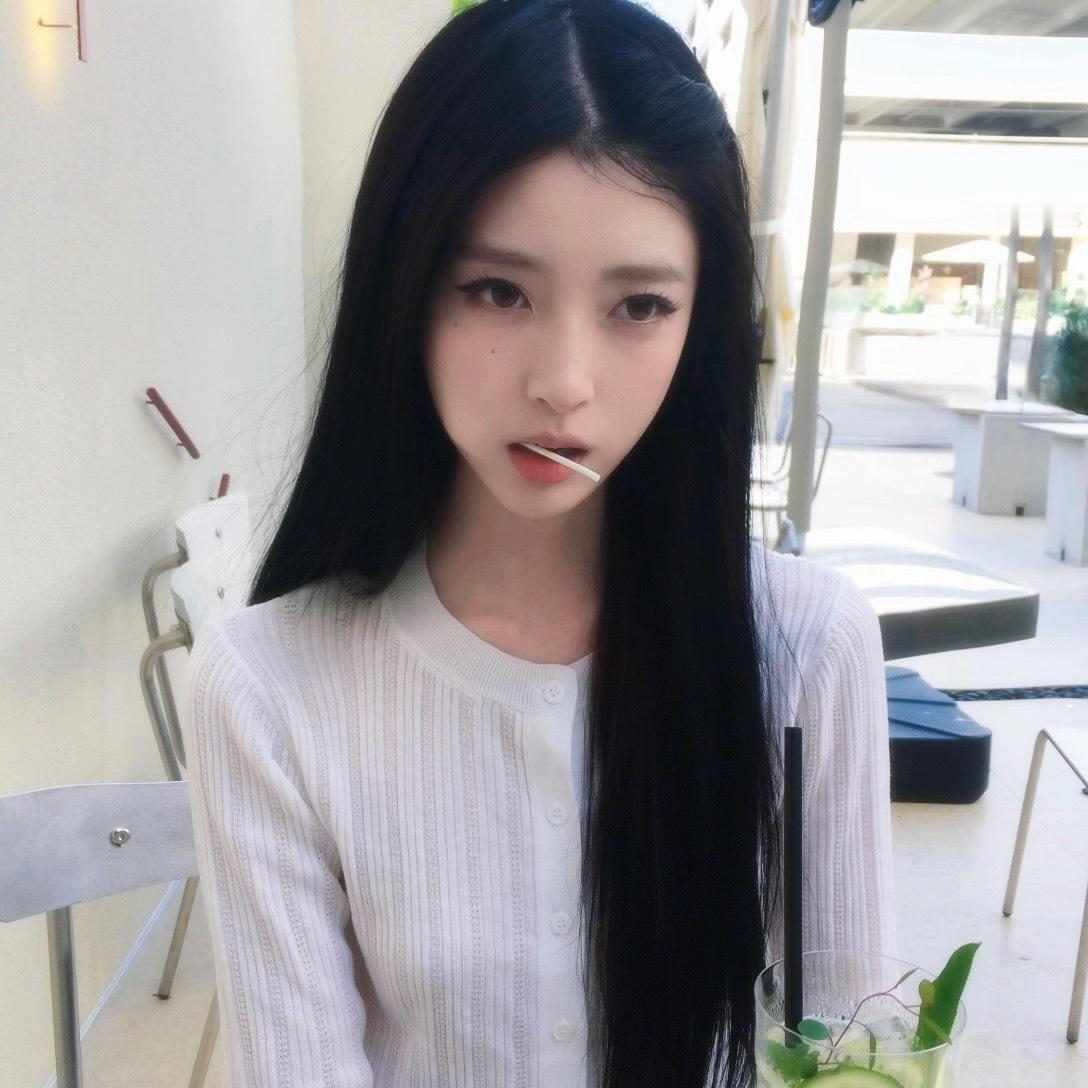 𝑾𝒆𝑪𝒉𝒂𝒕头像分享女生头像｜小众头像｜无风格头像分享 