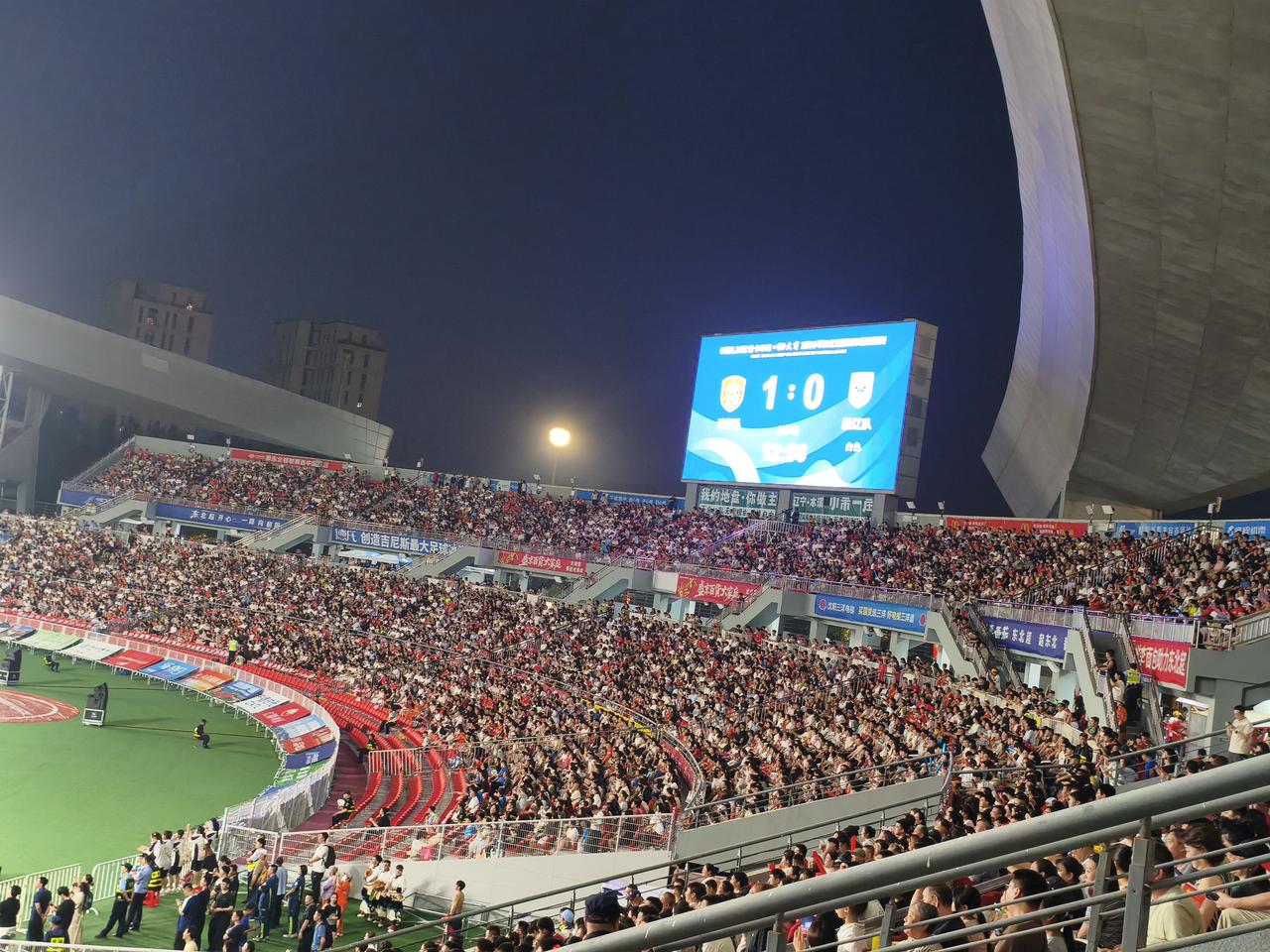 热情东北超19:40开赛，19:52进球！沈阳1-0通辽引爆铁西体育场
 
7月