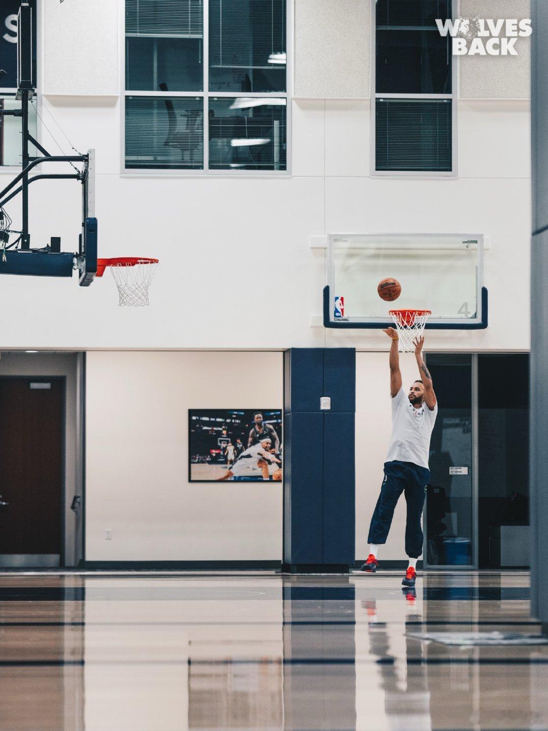 Ready for tomorrow. ✊NBA季后赛 森林狼vs马刺