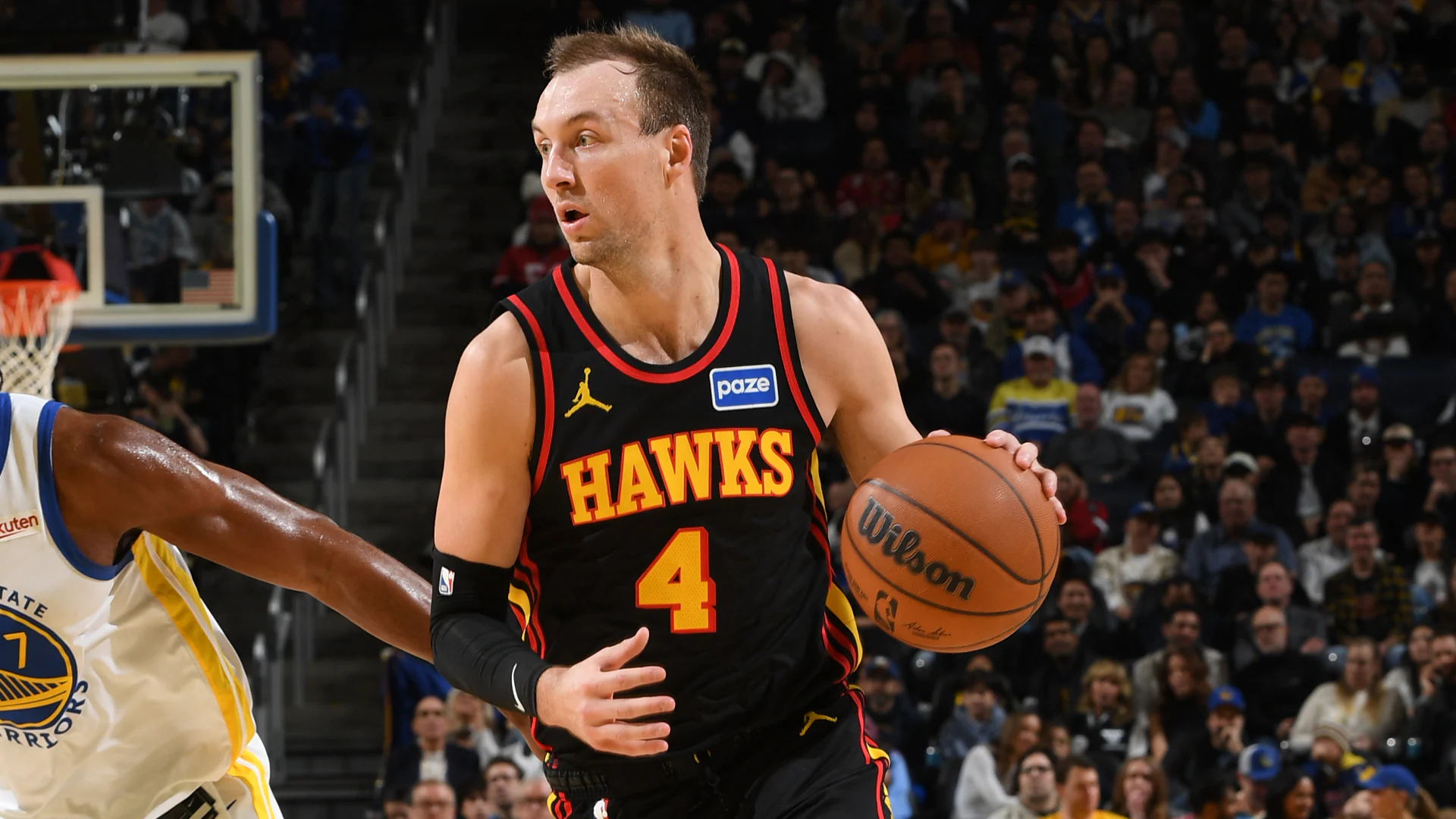 #文森特肯纳德互换东家#  据Shams报道，湖人将文森特和一个2032年的次轮