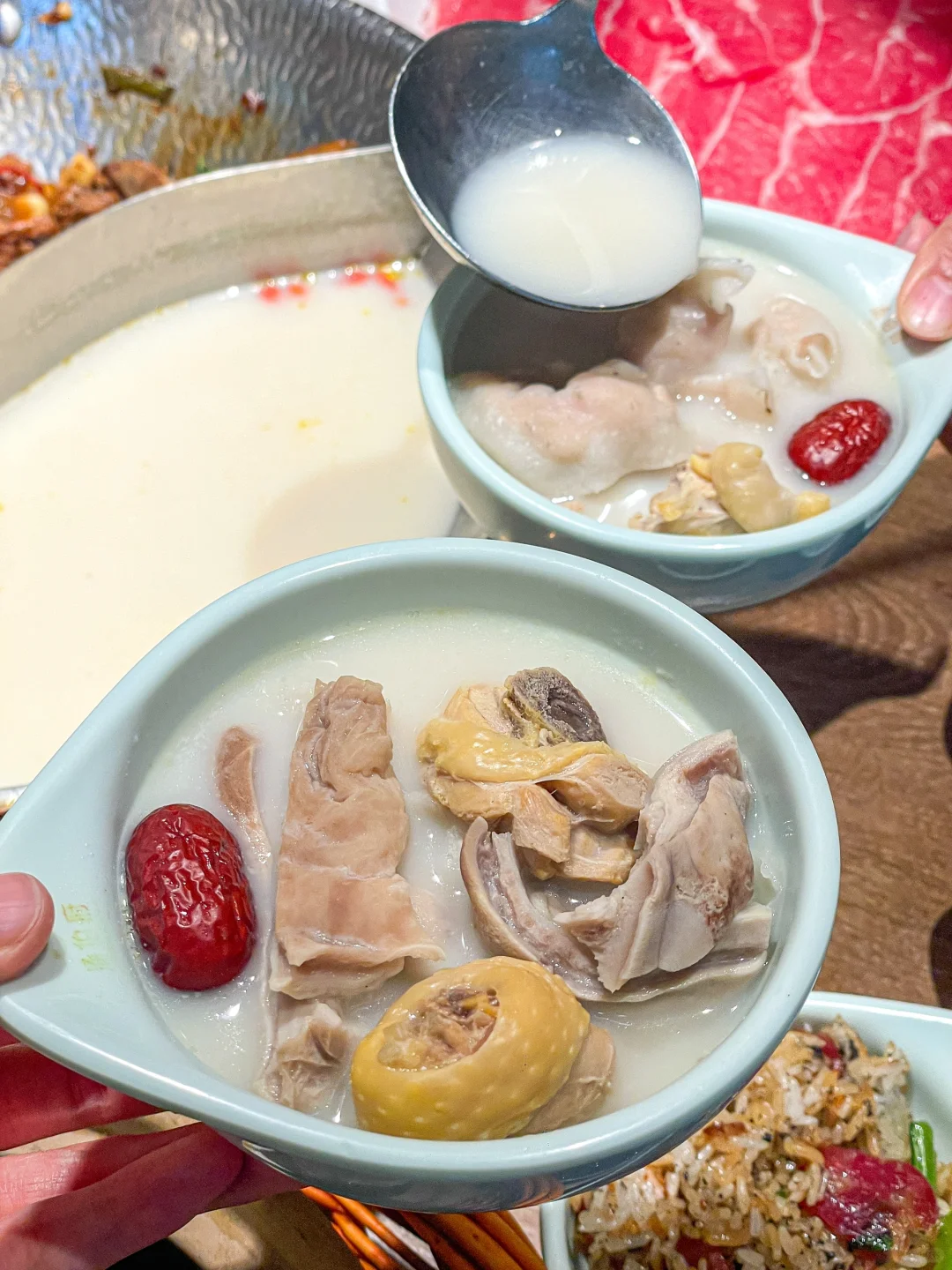谁懂！凌晨一点喝一碗猪肚鸡汤的幸福感🥰