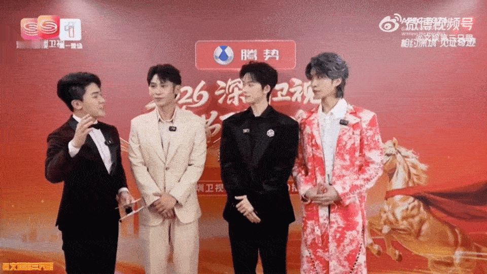 短国有自己的上阵父子兵谁被这波师徒情戳中！于雷带陈添祥亮相深圳春晚，把笑泪江湖演