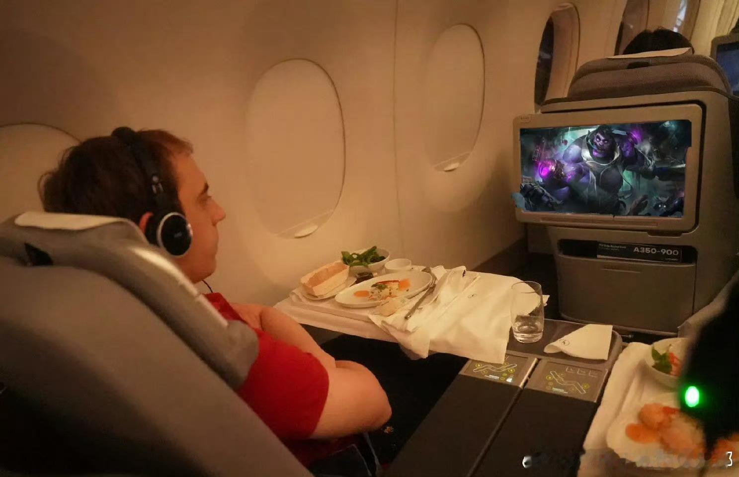 “🐰之思考，六颗星很难超越，所以它俩会有皮肤不”大家觉得会给冰鸟/蒙多皮肤么?