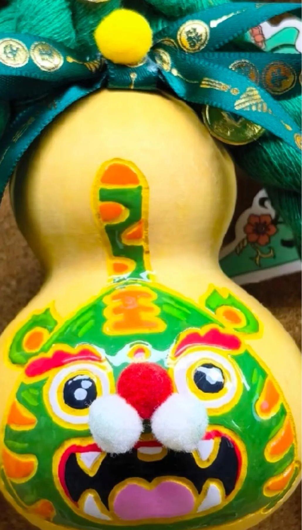 端午节快到了，聊城市图书馆给大伙儿准备了个特别有意思的活动——“巧手绘葫芦”！