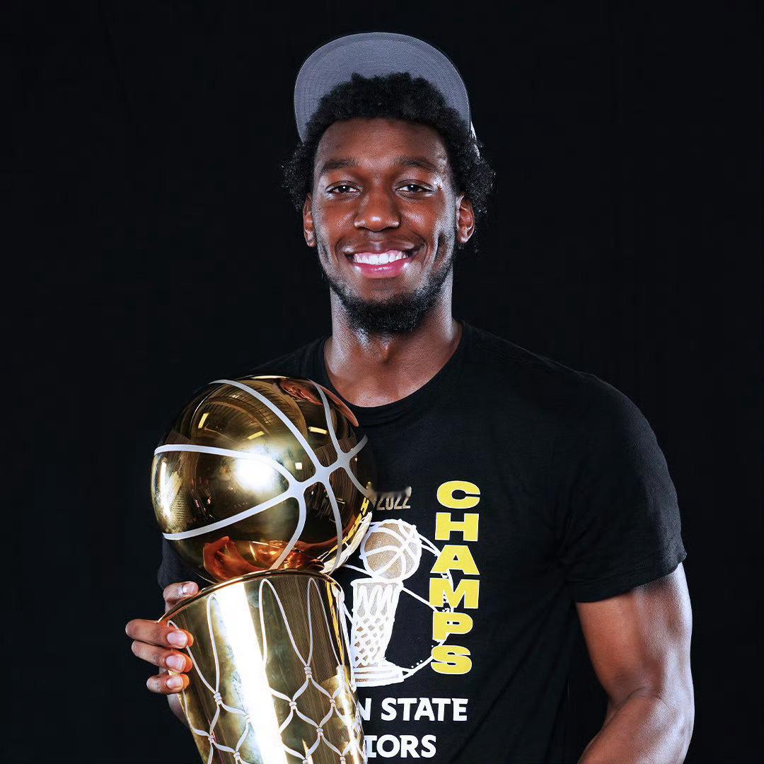 金州勇士与雷霆旧将马莱维-莱昂斯达成了一份双向合同。“莱昂斯将在勇士身穿33号球