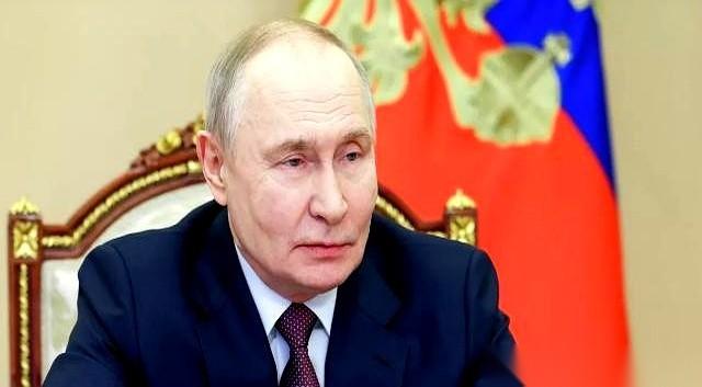 普京一句话，直接把皮球踢到了西方脚下。
他说，只要乌克兰愿意签“和平协议”，那被