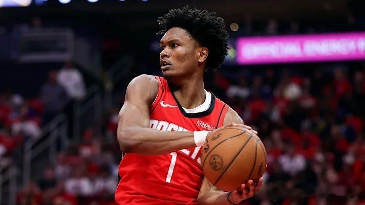 阿门首次圣诞大战表现：26分7篮板5助攻1抢断投篮19中12正负值+26火箭vs