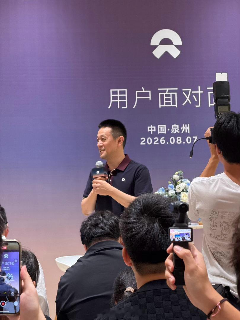 斌哥来泉州也算是回家了，因为岳父也是泉州南安的。这次换电站4000座落在泉州，也