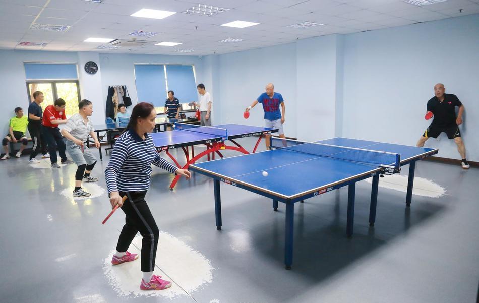 存钱和买保险哪个更靠谱呢？存钱，说句不好听的话，嘴上说说而已，有几个能将余额存起