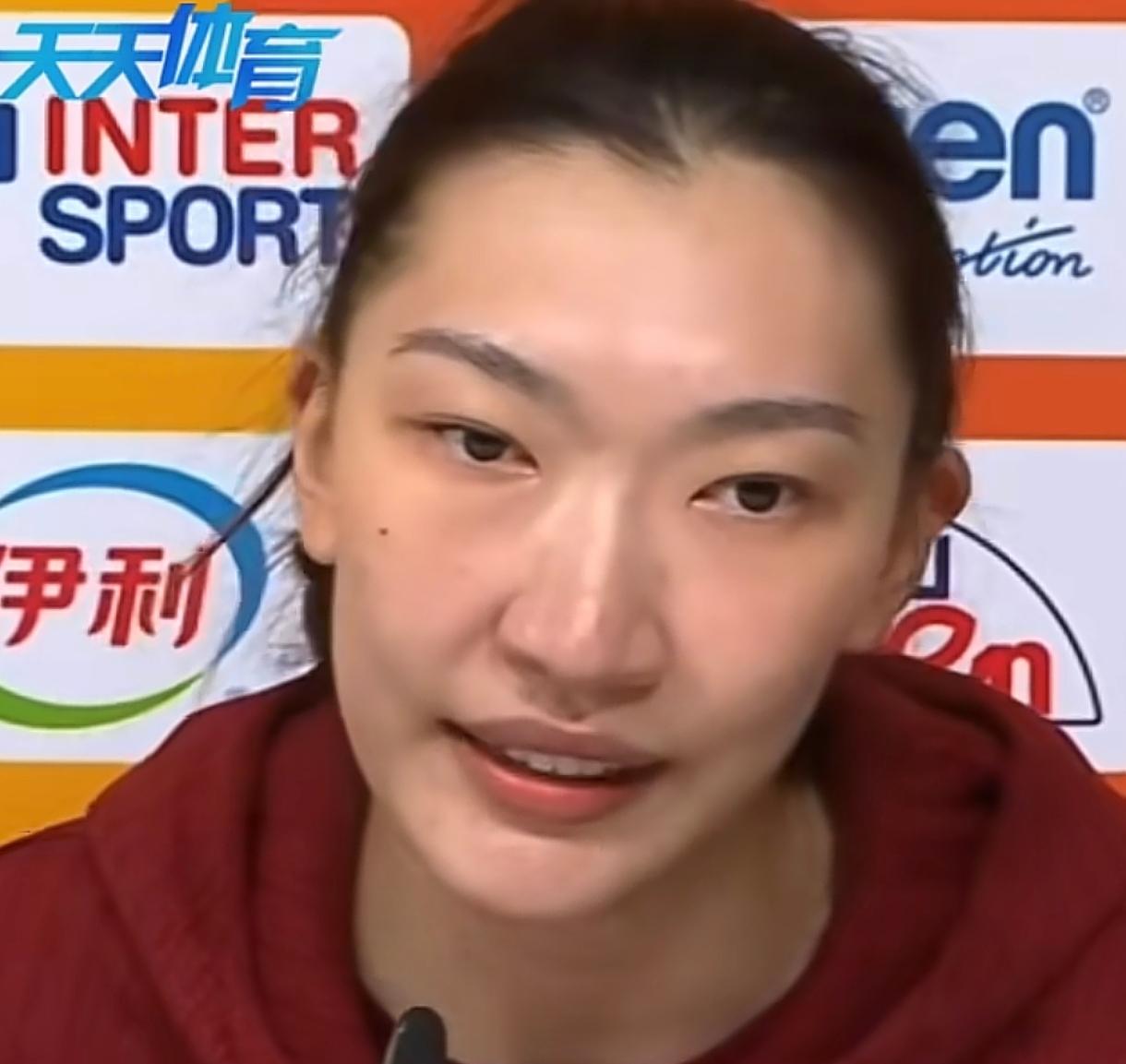 暖心！韩旭这么一回应，算是回击了媒体对张子宇的质疑。张子宇站得比很多人高，不代表