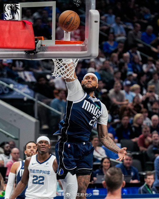 【加福德】（在温哥华季前训练营首日那次右脚踝扭伤）这是我职业生涯第一次遭遇贯穿整