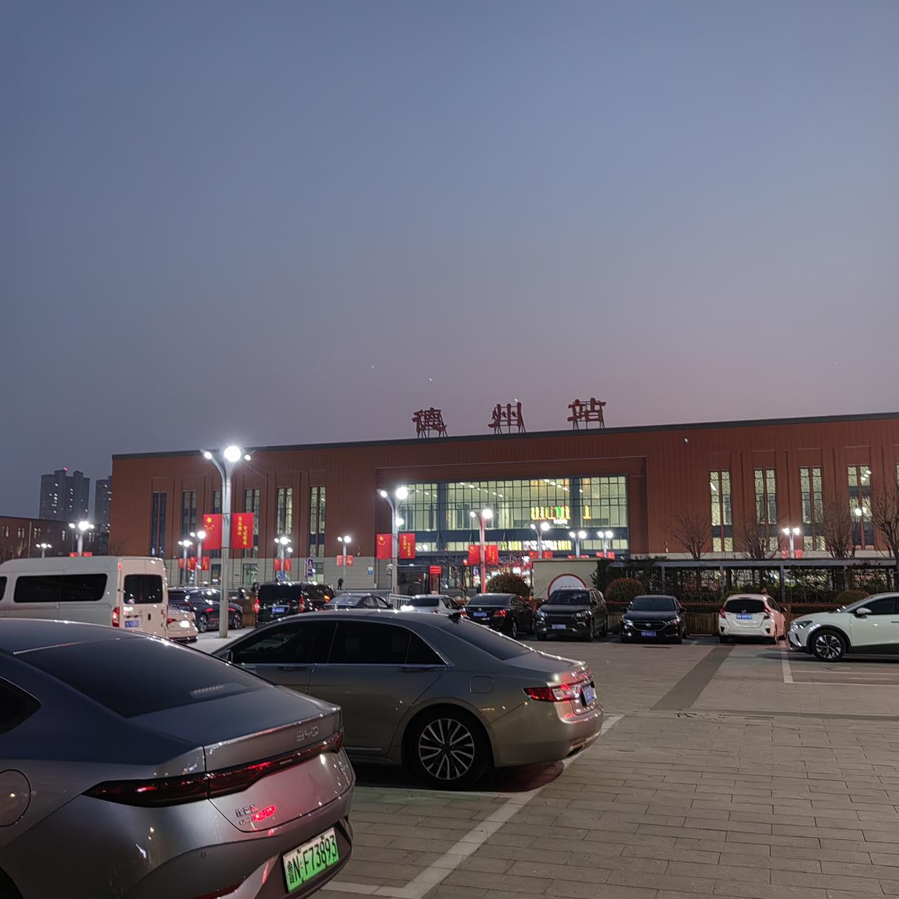 晒出你的本地生活 德州那可是因扒鸡闻名全国！德州扒鸡历史超悠久，早在清朝就成了皇