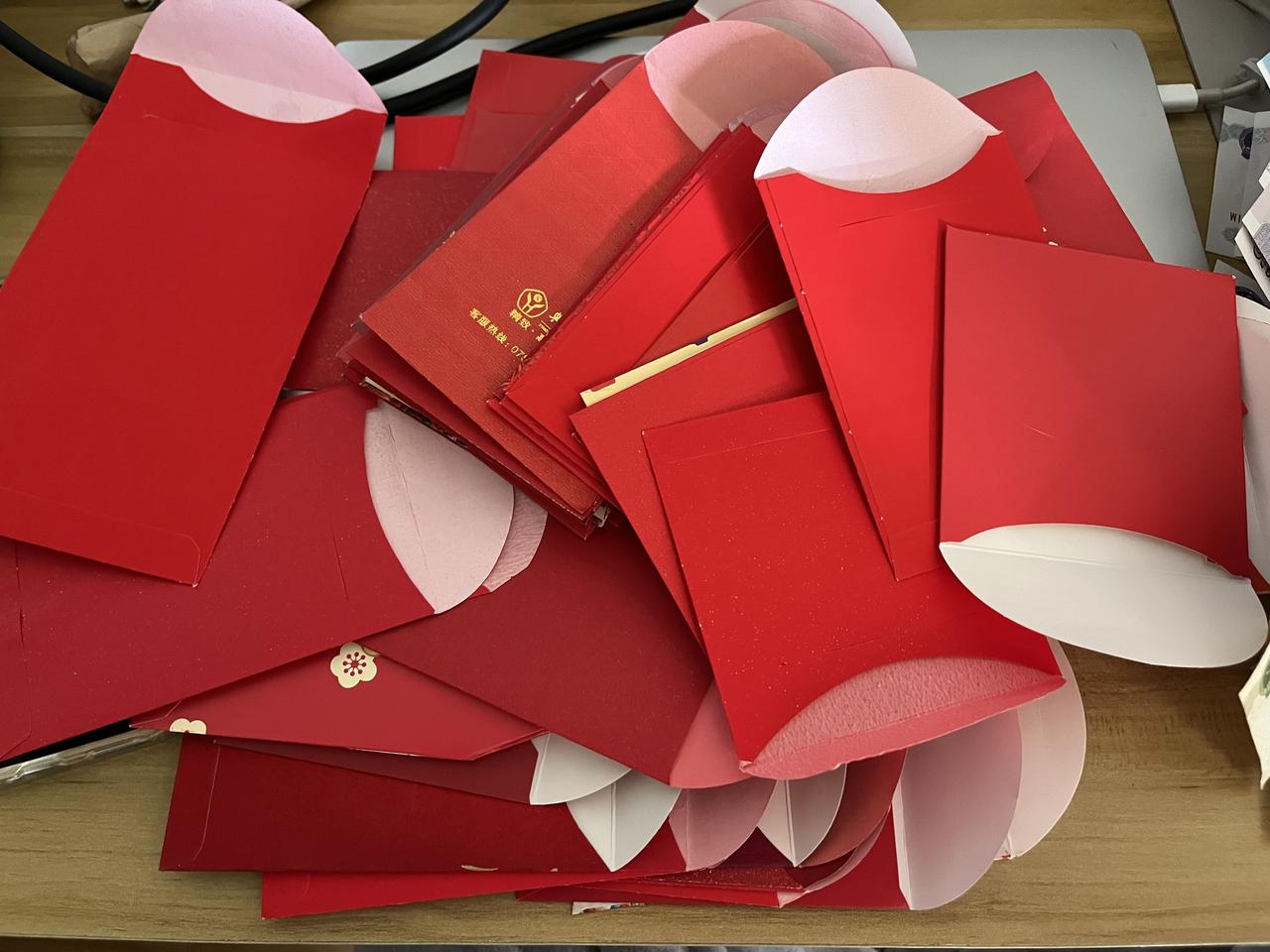 广东红包确实看着唬人，实际没多少“含金量

广东，过年红包大多是 10 元、20