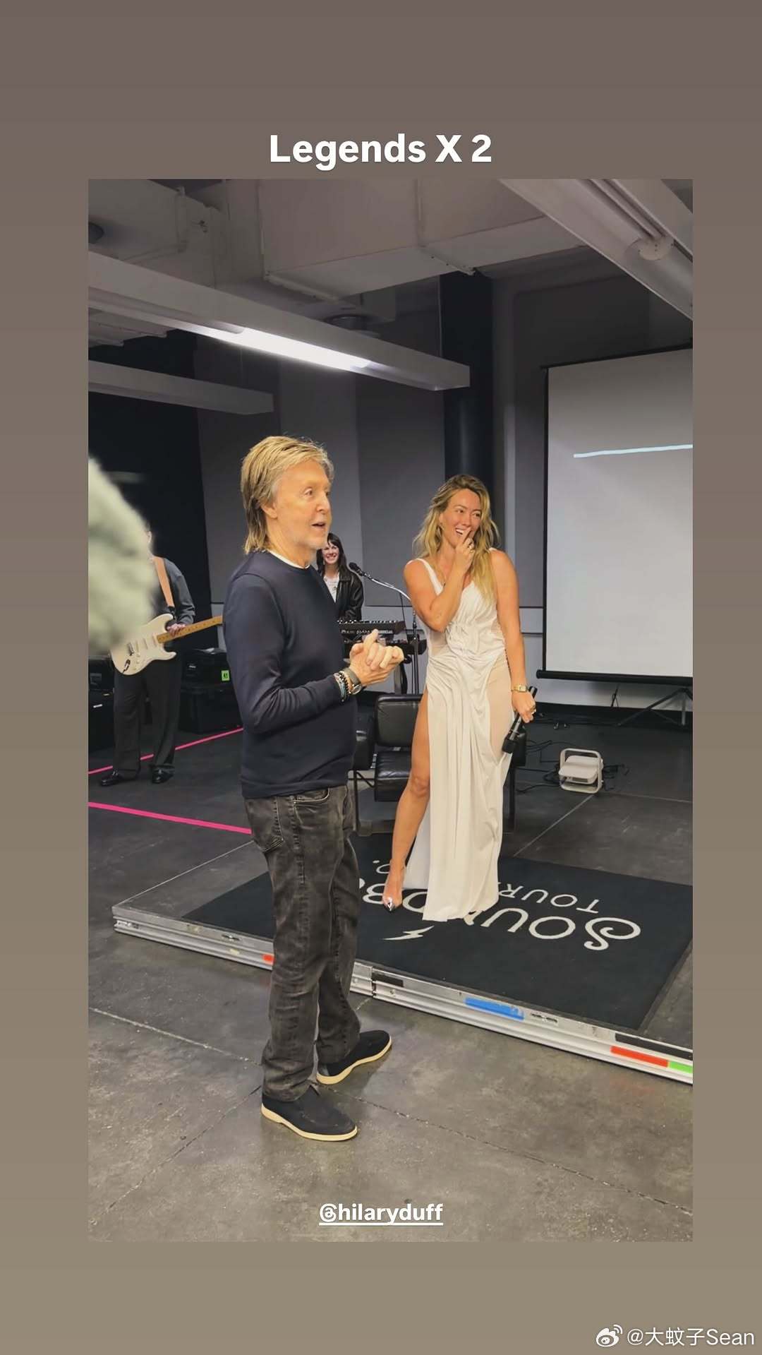 Hilary duff希拉里达芙在《the tonight show》后台和Pa